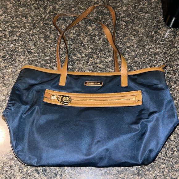 Michael Kors Handbags - Michael Kors purse